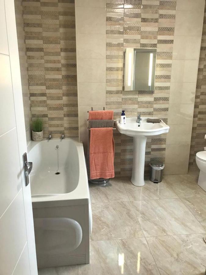 Helens House Derry City Centre Remarkable 3-Bed Εξωτερικό φωτογραφία